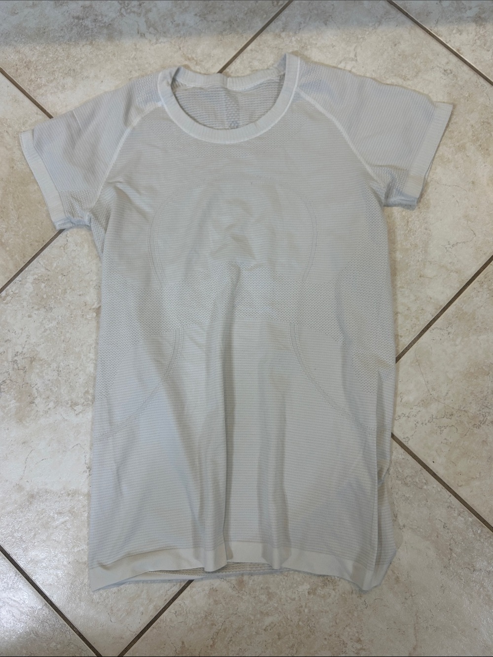 Lululemon White Swiftly Tee Size 10